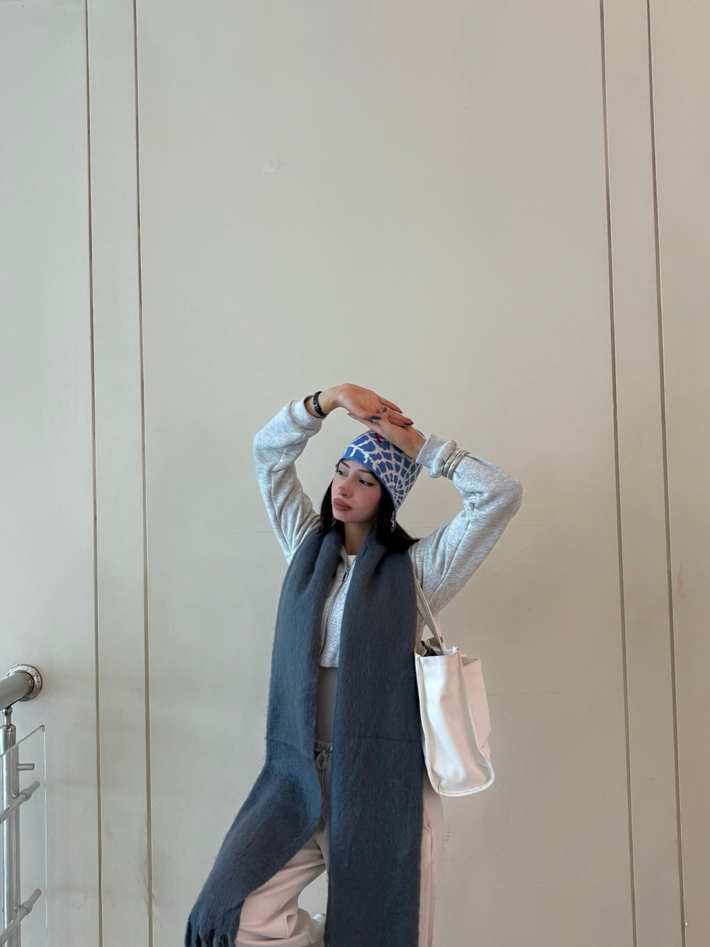 Soft Grey – Püsküllü Atkı