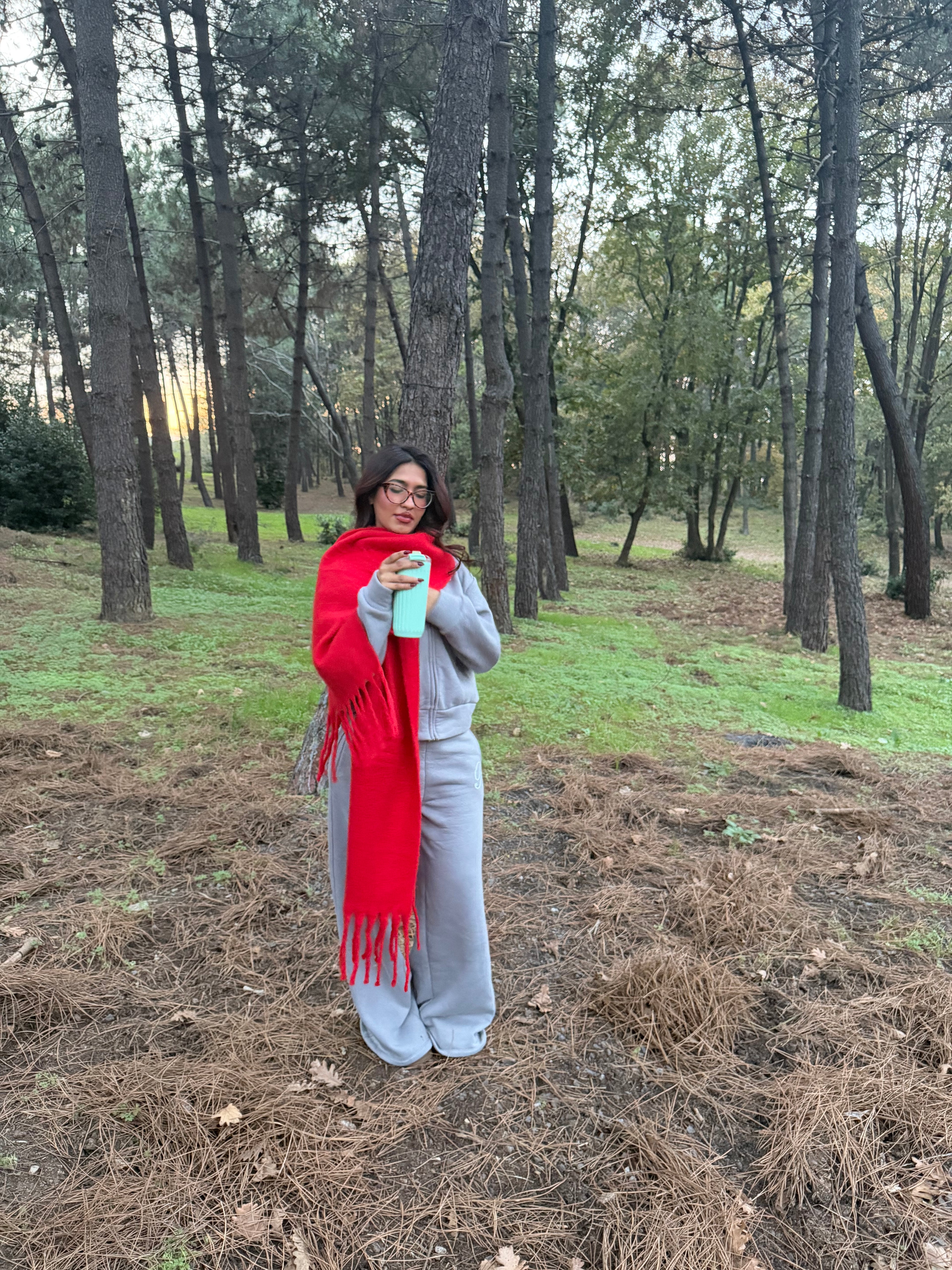 Yumuşakcık Kırmızı Püsküllü Atkı