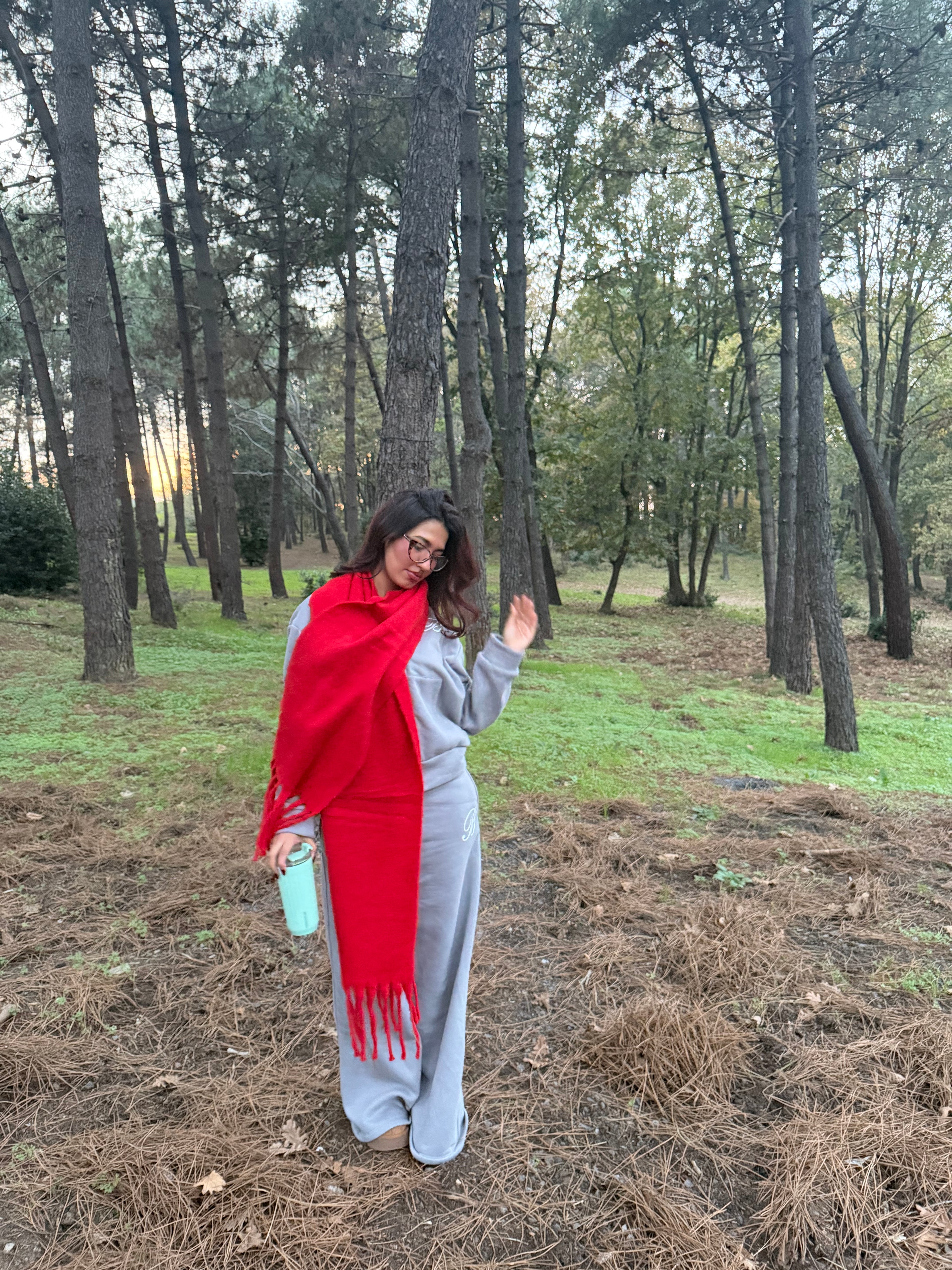 Yumuşakcık Kırmızı Püsküllü Atkı