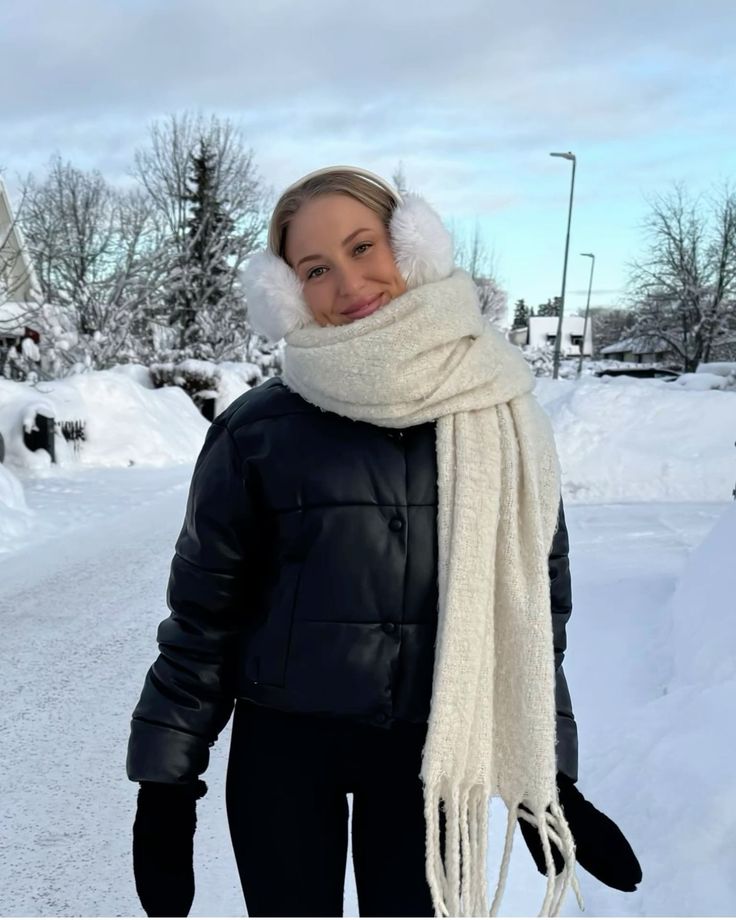 Yumuşakcık Krem Püsküllü Atkı